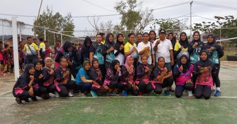 Jalin Silaturahmi, Pemuda Desa Penapat Sulteng dan Bobong Gelar Pertandingan Bola