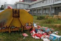 Sampah Berserakah di Belakang Kantor Bupati Morotai