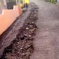 Jalan Rusak di Doyado Tidore Akibat Galian Pipa Proyek Air Bersih Belum Diperbaiki
