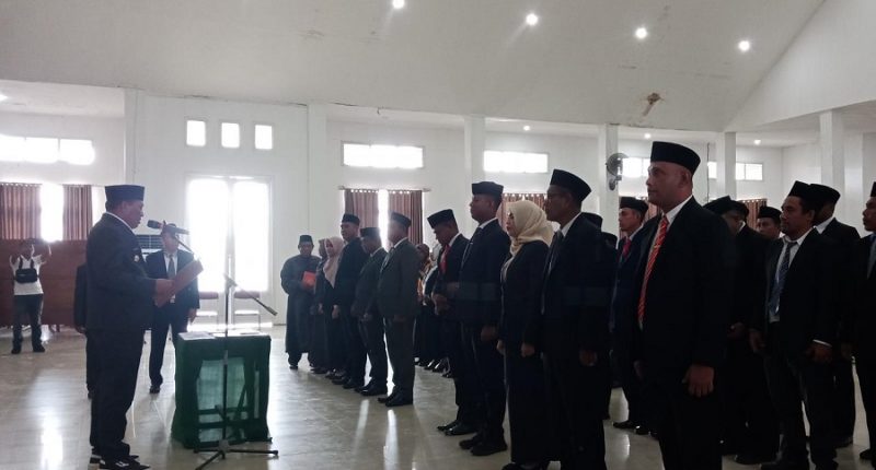 Bupati Halmahera Selatan (Halsel), Usman Sidik resmi melantik empat pejabat eselon II di lingkungan Pemkab Halsel.