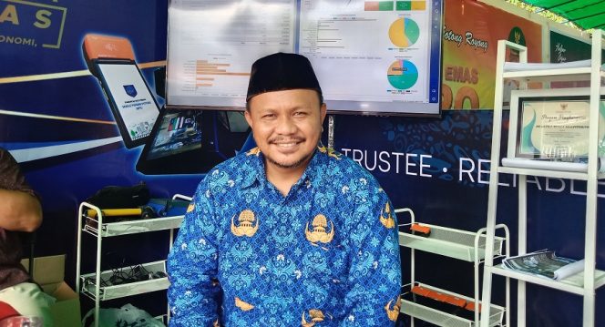 
					Kepala Kesbangpol Kota Ternate, Nuryadin Rachman