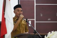 Wakil Bupati Kabupaten Halmahera Barat Saat Membuka Bimtek Manasik Haji Jamah Calon Haji 1444 H