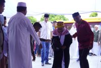 Kedatangan rombongan Jamaah Haji disambut oleh Sekretaris Daerah Kota Tikep, Ismail Dukomalamo. yang berlangsung di Aula Sultan Nuku, Kantor Walikota Tidore Kepulauan, Kamis (13/7/2023