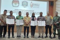Pemerintah Kabupaten Pulau Morotai bersama KPU dengan Bawaslu resmi menandatangani Naskah Perjanjian Hibah Daerah (NPHD) untuk anggaran kegiatan Pemilihan Kepala Daerah (Pilkada) 