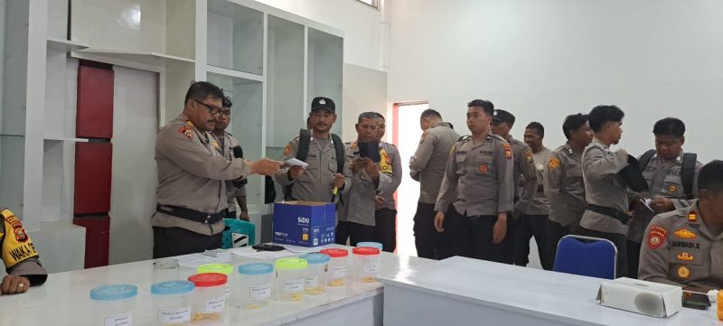 Undian penempatan personel pengamanan TPS oleh Polres Haltim