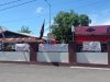 Samurai Distrik Unipas Morotai gelas aksi solidaritas untuk Riskal Samlan di depan kantor Kejari, Jumat (22/03).