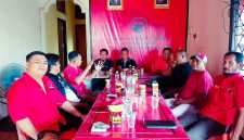 Rapat pembentukan Tim Penjaringan Balon Bupati dan Wakil Bupati Halsel oleh DPC PDIP Halmahera Selatan, Kamis (18/4/2024).