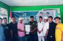 Tim LO dari Hj. Fifian Adeningsih Mus mengambil formulir pendaftaran di Tim Penjaringan Balon Bupati di DPC PKB Kepulauan Sula, Sabtu (20/4/2024).