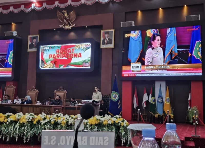 Sidang paripurna DPRD Maluku Utara dengan agenda pengesahan APBD 2026, Jumat (7/11/2025).